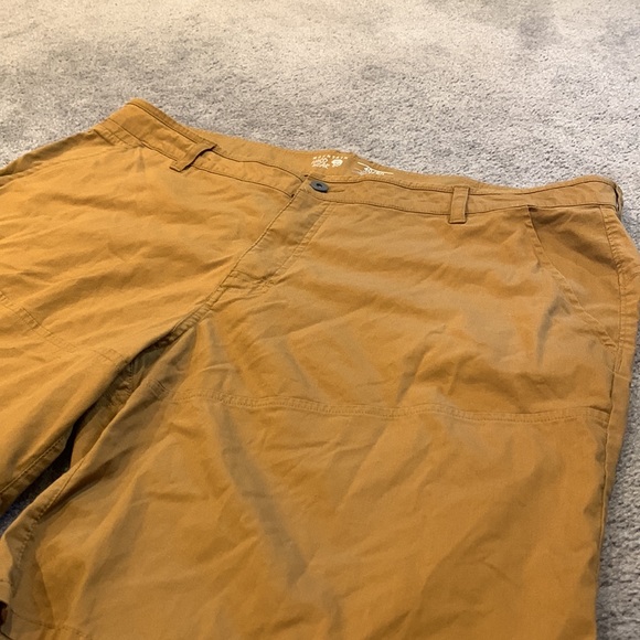 Mountain Hardware Mens Athletic Cargo Shorts - Picture 2 of 6